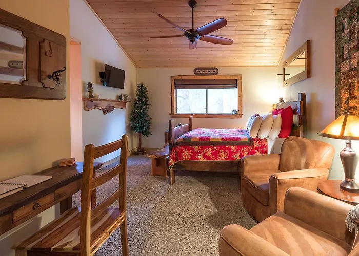 Whispering Pines Flagstaff